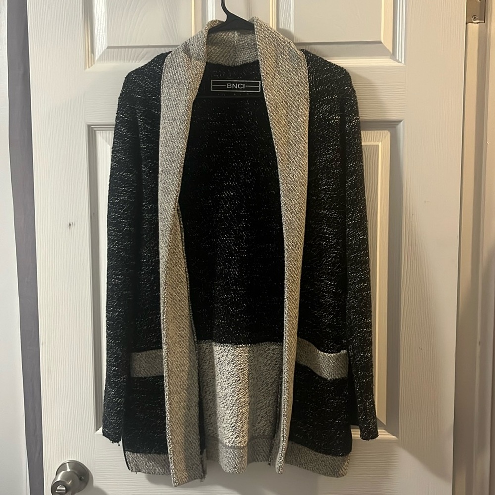 BNCI by Blanc Noir Women's Cardigan Size M Black & White Pockets Side Zippers